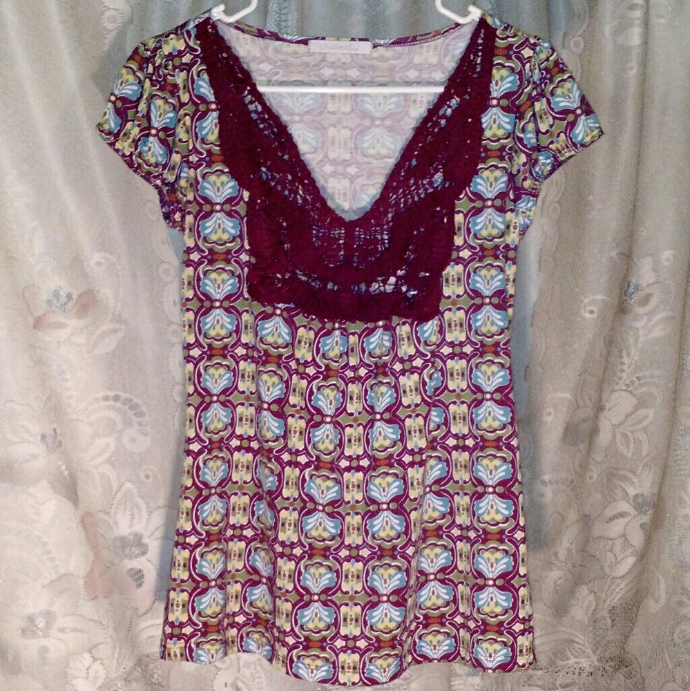 Charlotte Russe -Burgandy Lace Abstract Blouse EUC